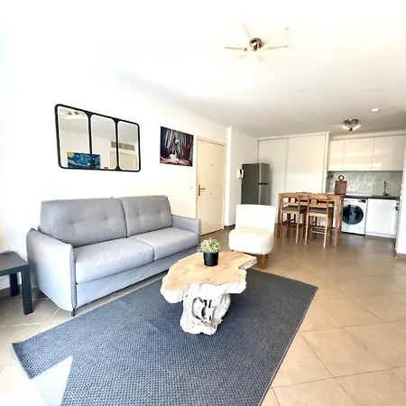 Apartmán Elegant T2 En Rez-de-jardin - Piscine - Parking